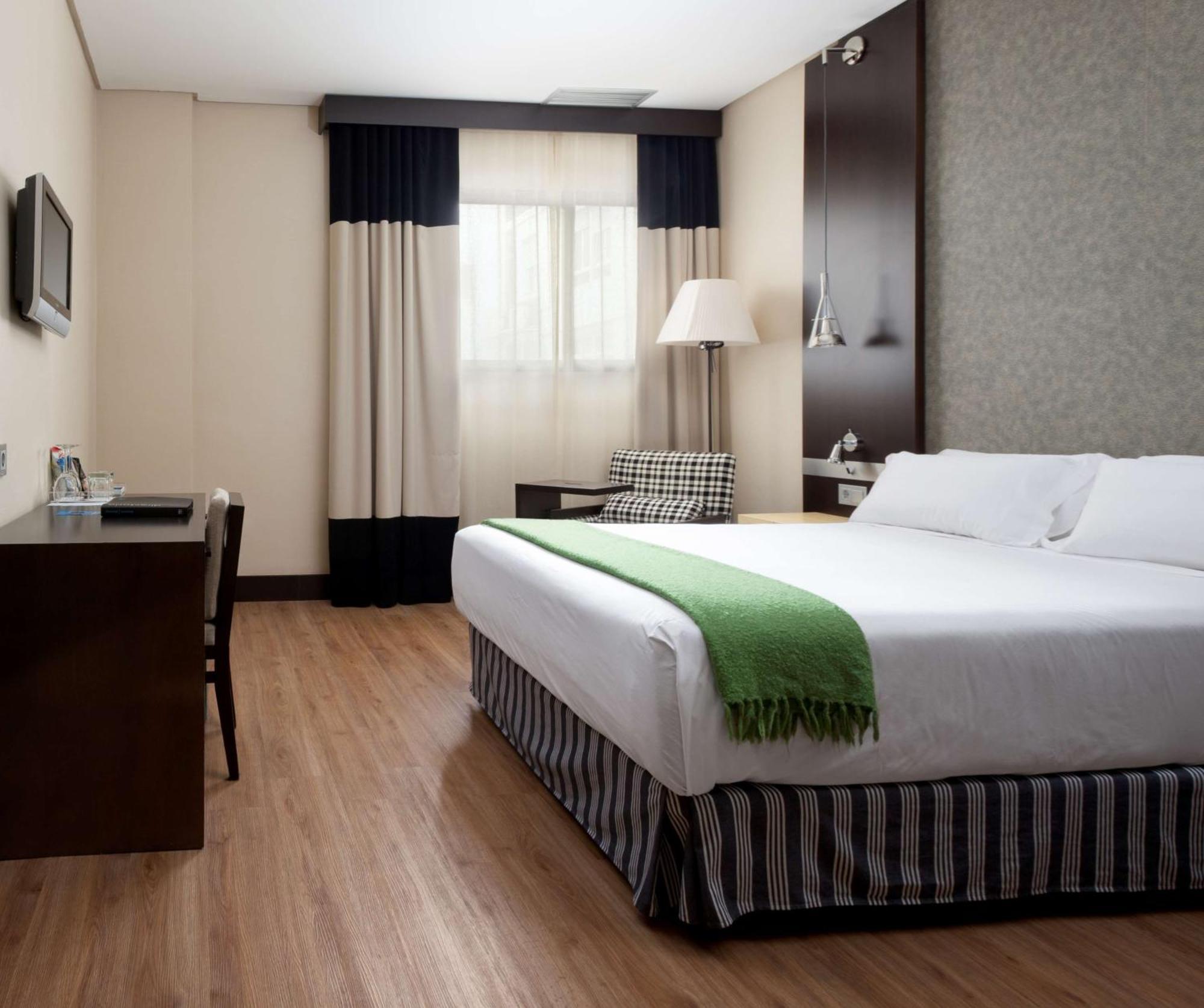 Nh Avenida Jerez Hotel 4*
