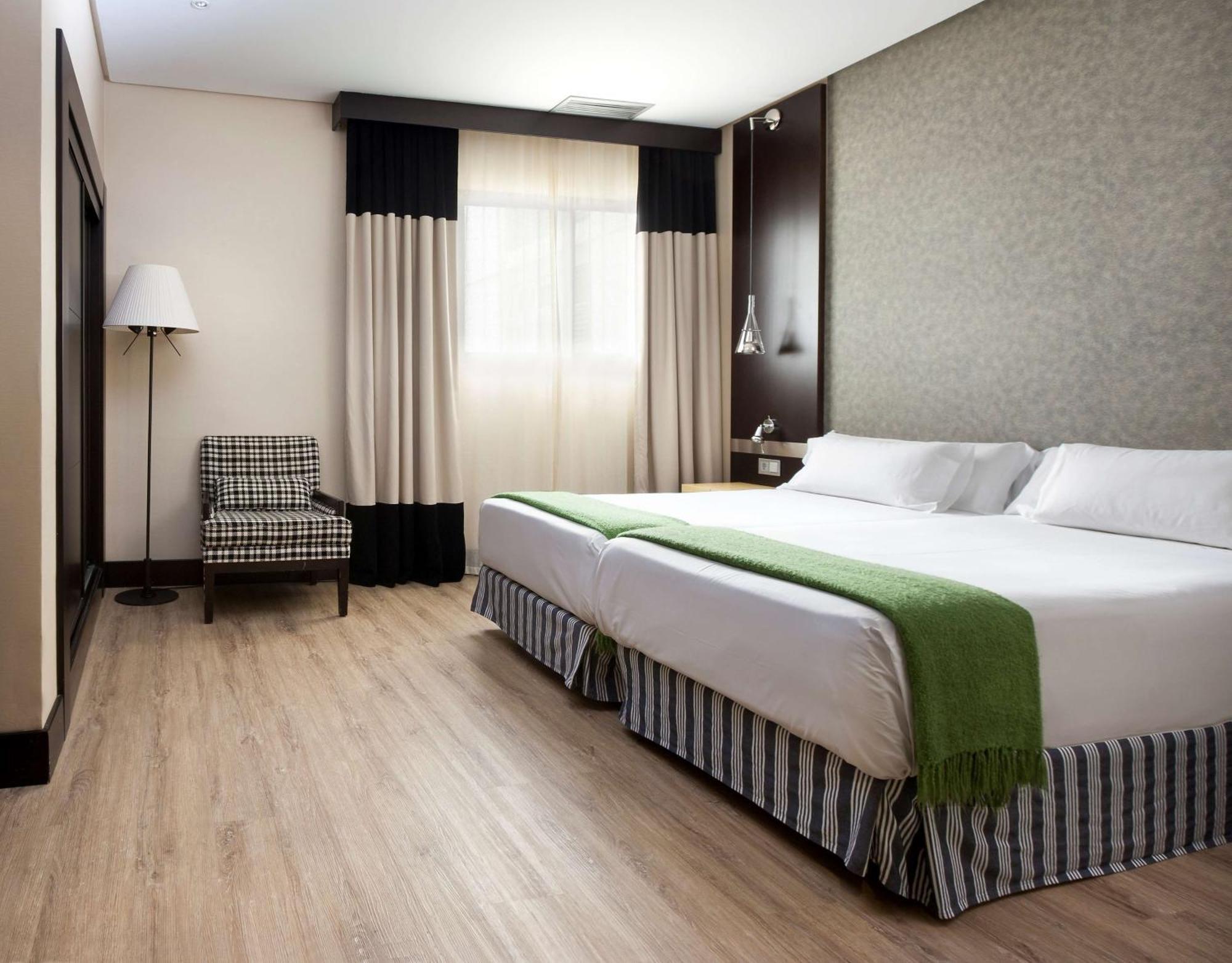 Hotel Nh Avenida Jerez 4*