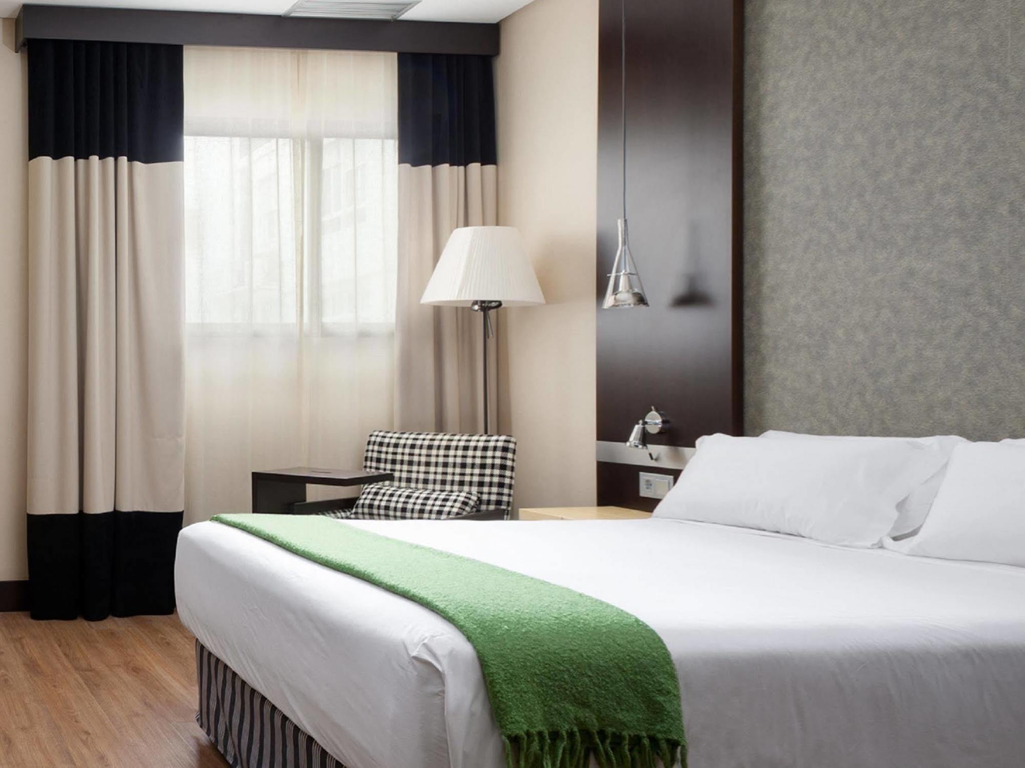 Nh Avenida Jerez 4*