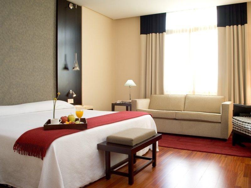 Nh Avenida Jerez 4*